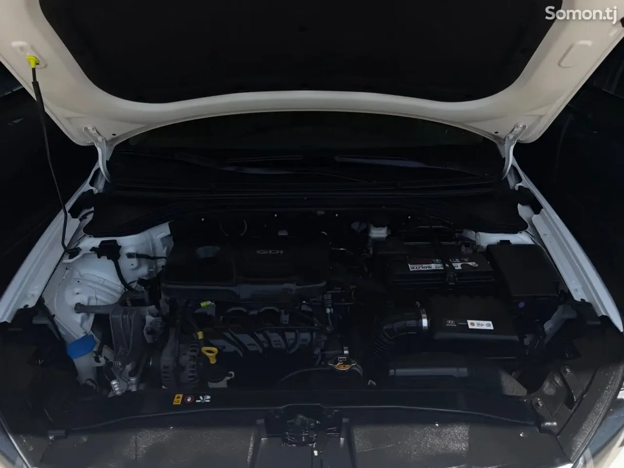 Hyundai Avante 2016 · 1.6 AT
