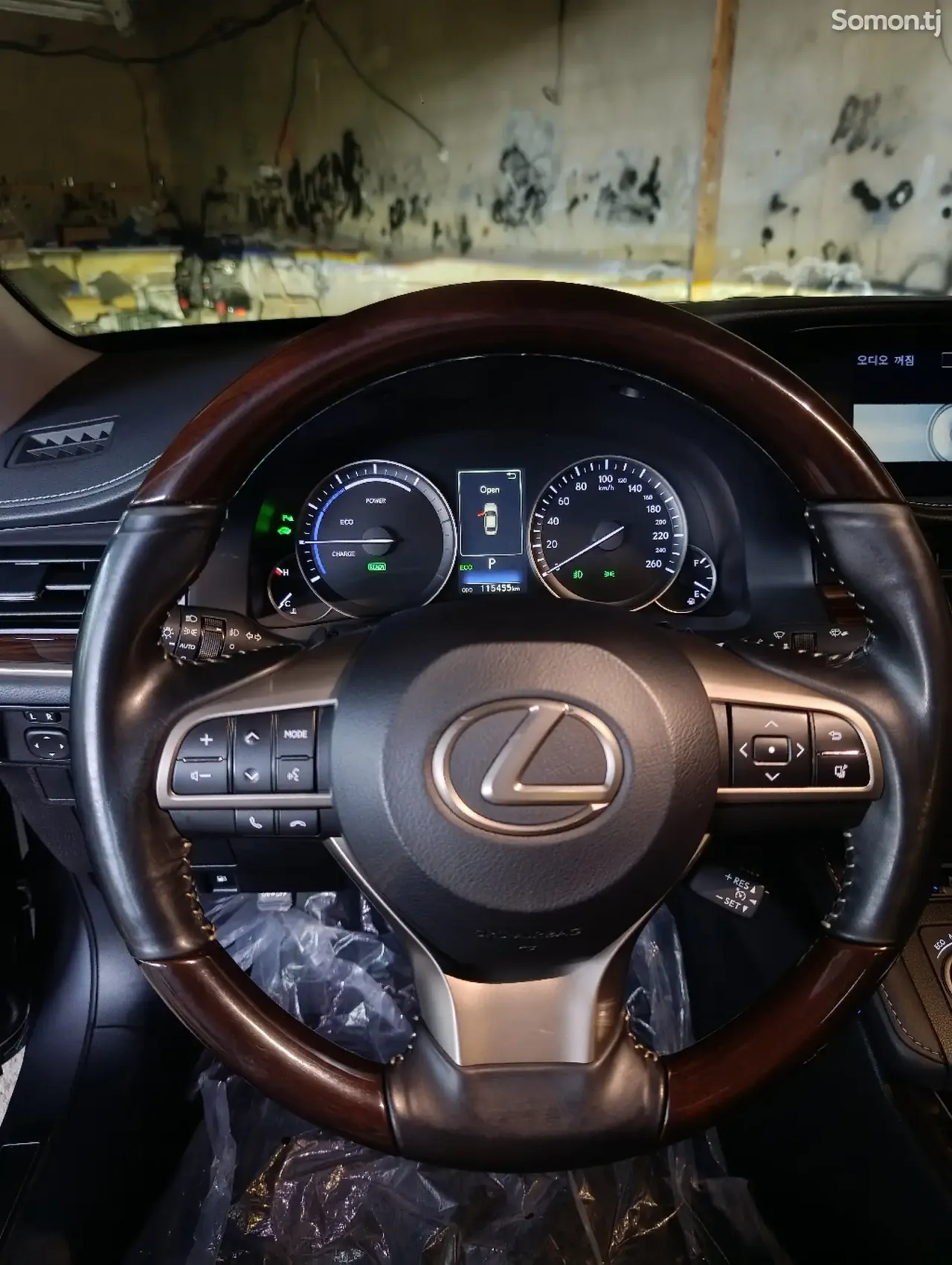Lexus ES series 2016 · 3.0 AT