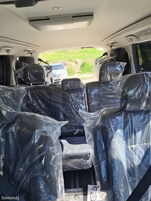 Toyota Vellfire 2014 · 2.4 AT