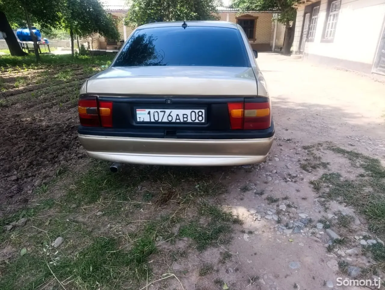 Opel Vectra C 1993 · 1.6 MT