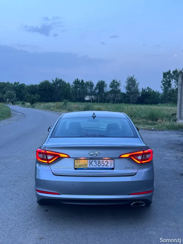 Hyundai Sonata 2015 · 2.0 AT