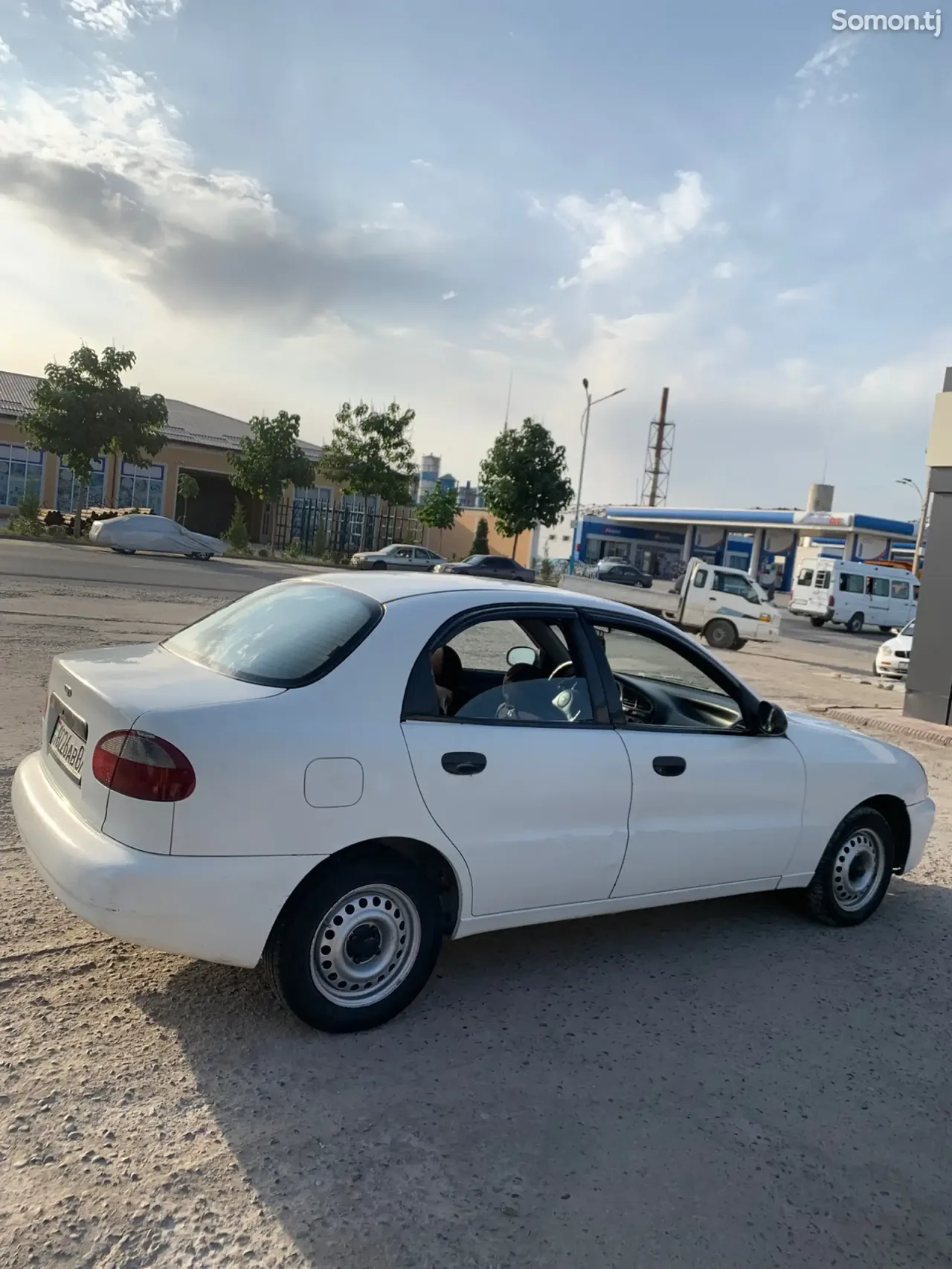 Daewoo Lanos 1997 · 1.6 MT