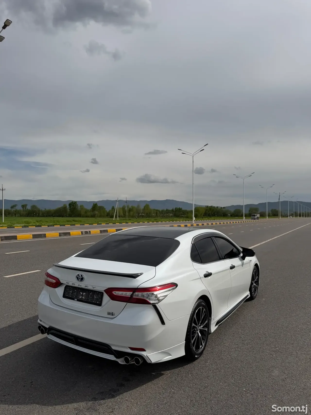 Toyota Camry 2018 · 2.5 AT