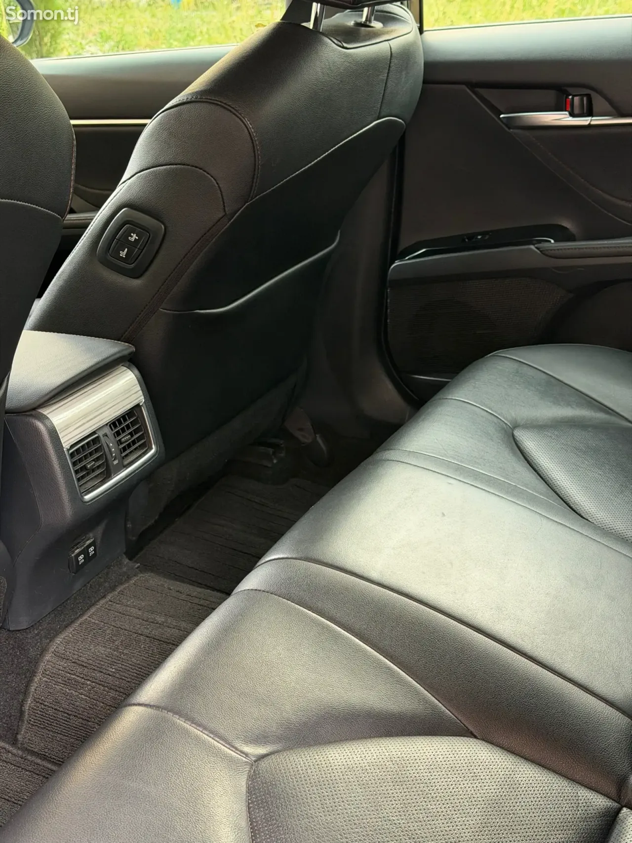 Toyota Camry 2018 · 2.5 AT