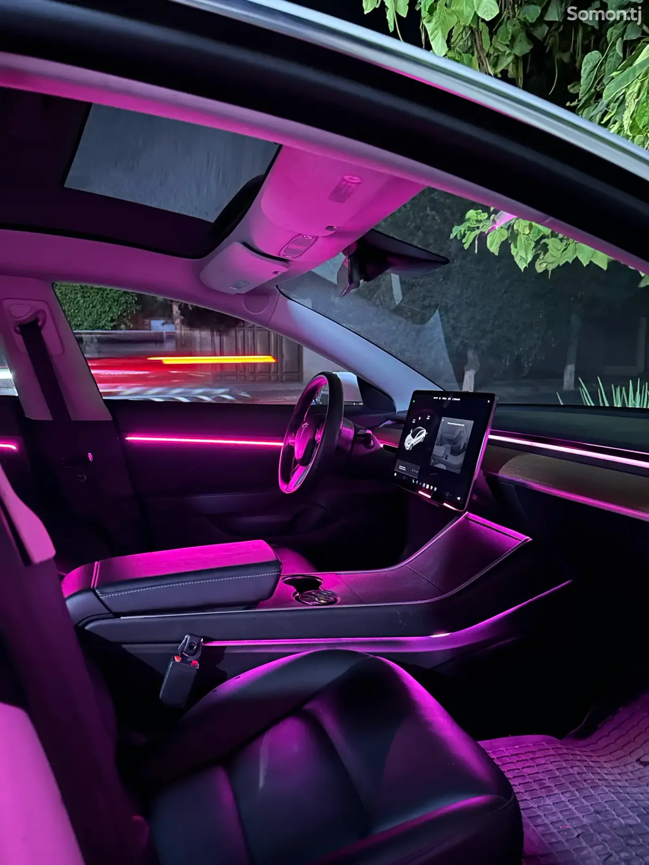 Tesla Model 3 2021 · AT