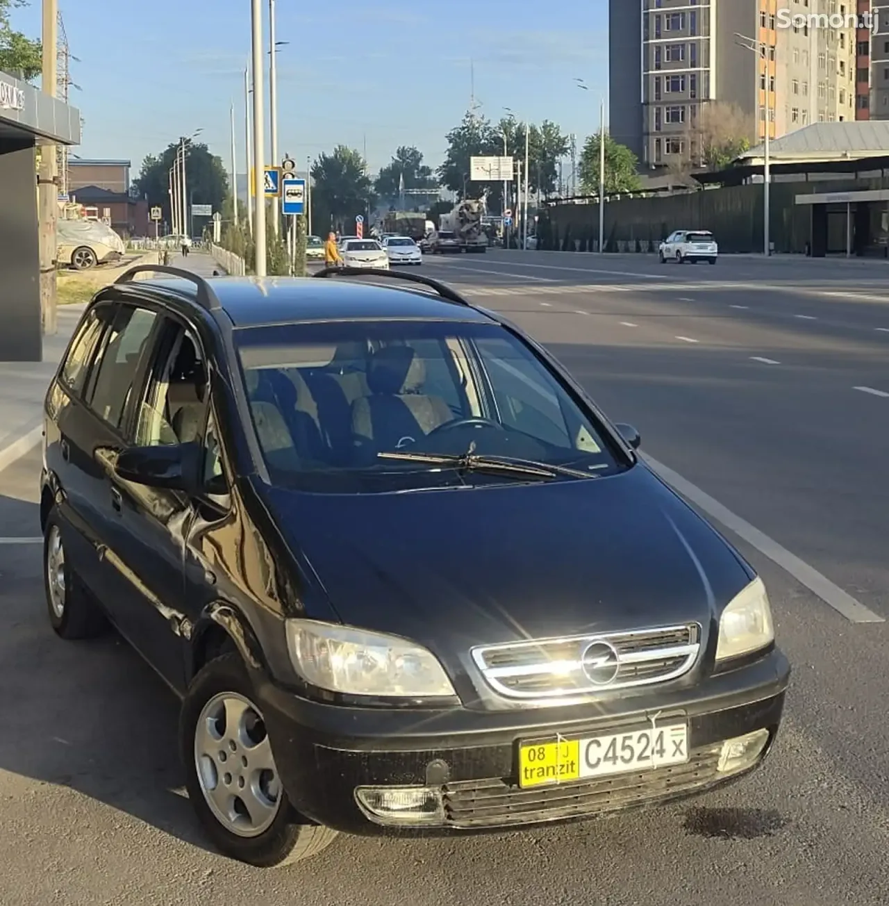 Opel Zafira 2003 · 1.6 MT
