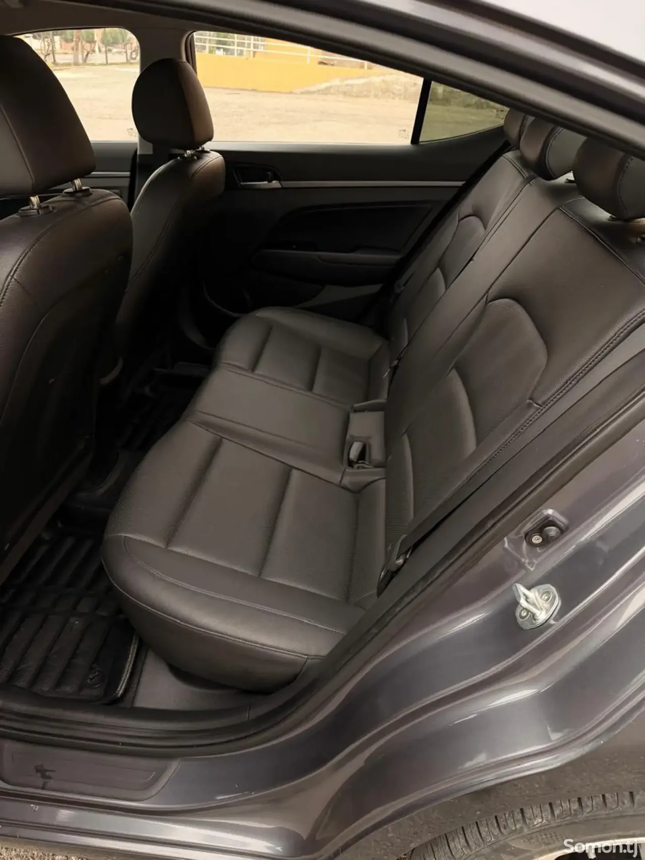 Hyundai Avante 2017 · 1.5 AT