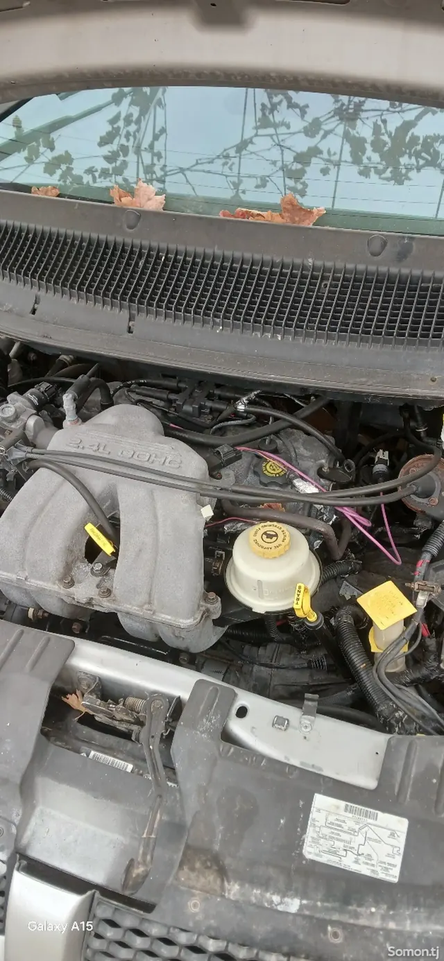 Dodge Caravan 2006 · 2.4 AT