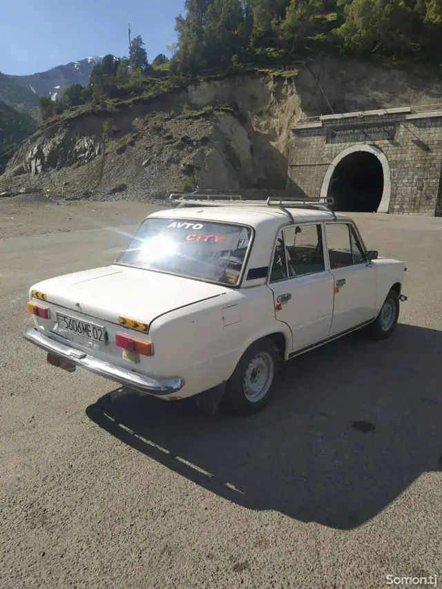 Lada (ВАЗ) 2101 1987 · 0.6 MT