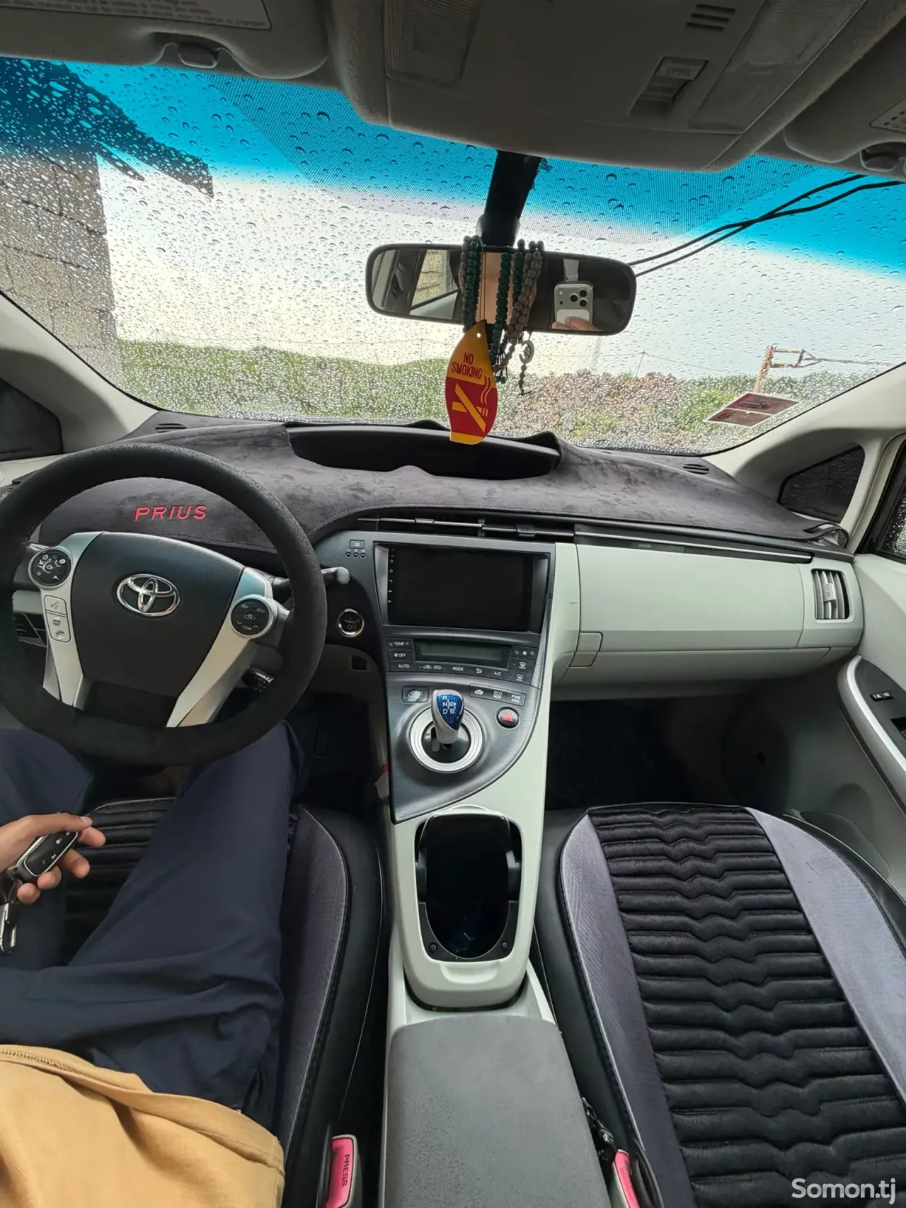 Toyota Prius 2010 · 1.8 AT