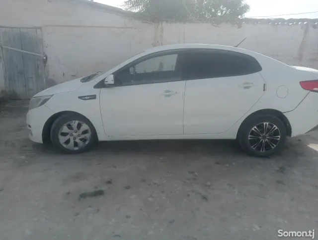 Kia Rio 2016 · 1.6 MT