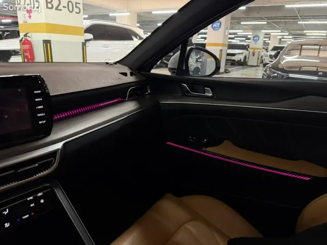 Kia K5 2021 · 2.0 AT