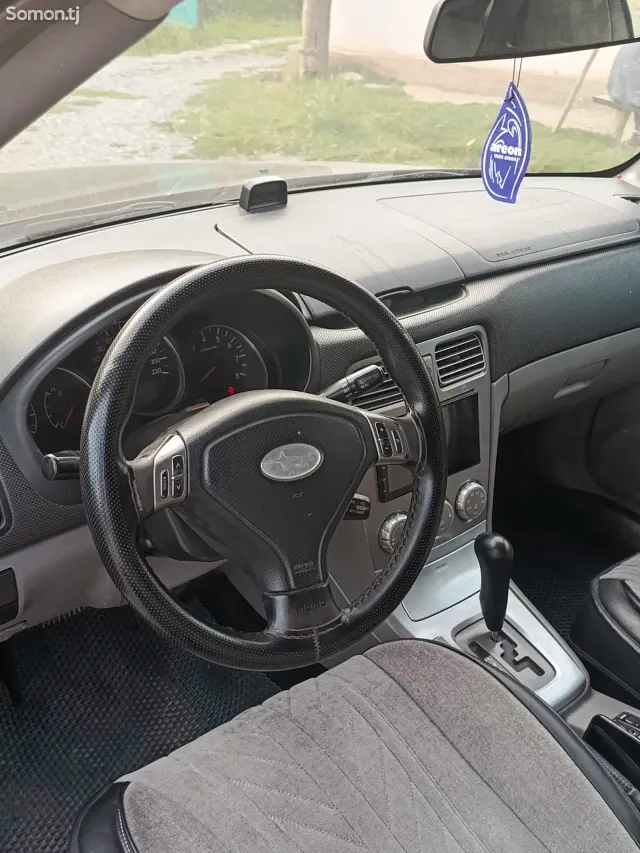 Subaru Forester 2006 · 2.0 AT