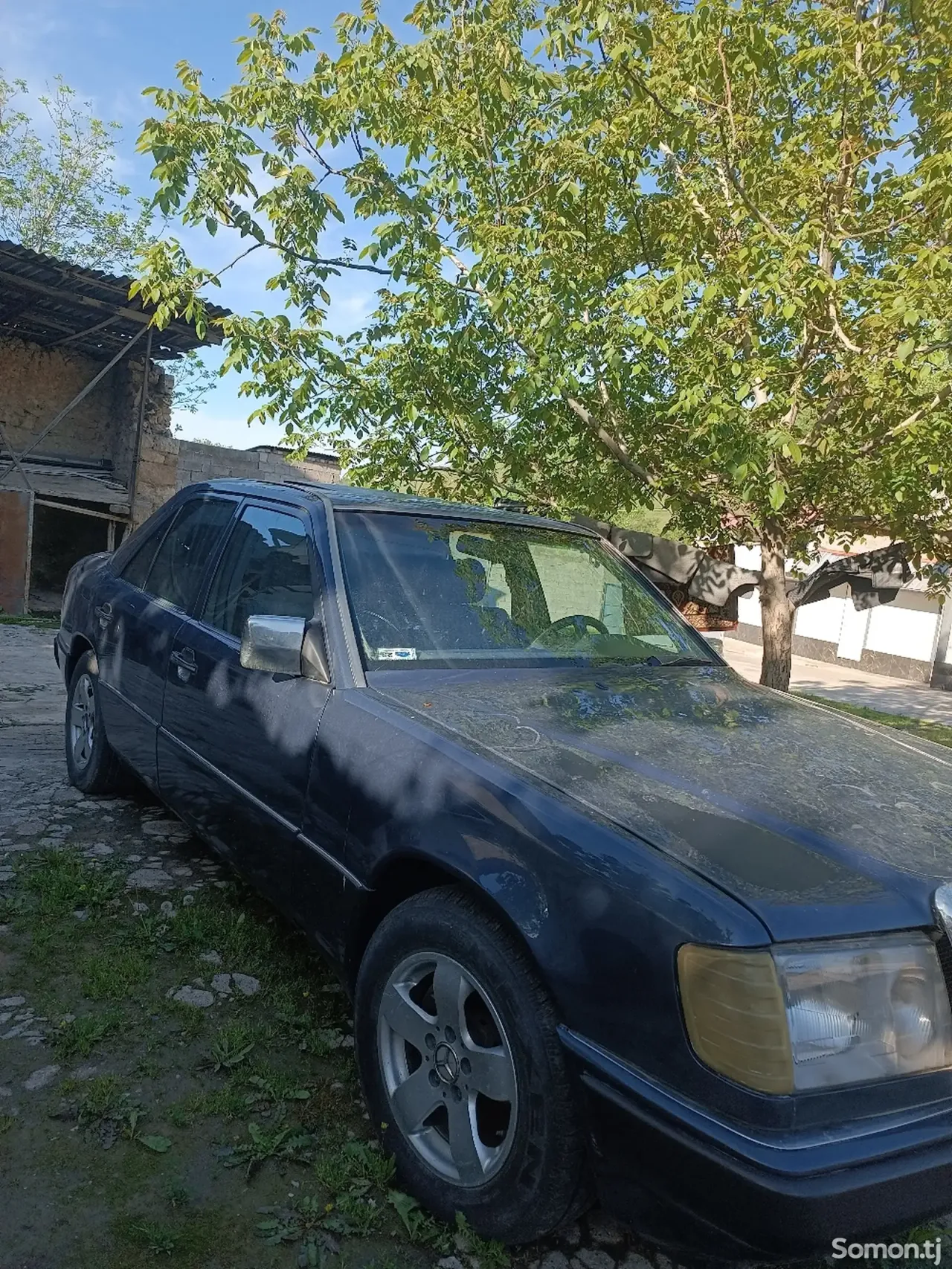 Mercedes-Benz W124 1993 · 2.0 MT