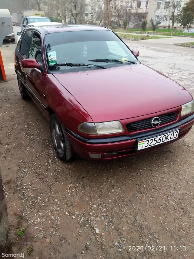 Opel Astra F 1997 · 1.6 MT