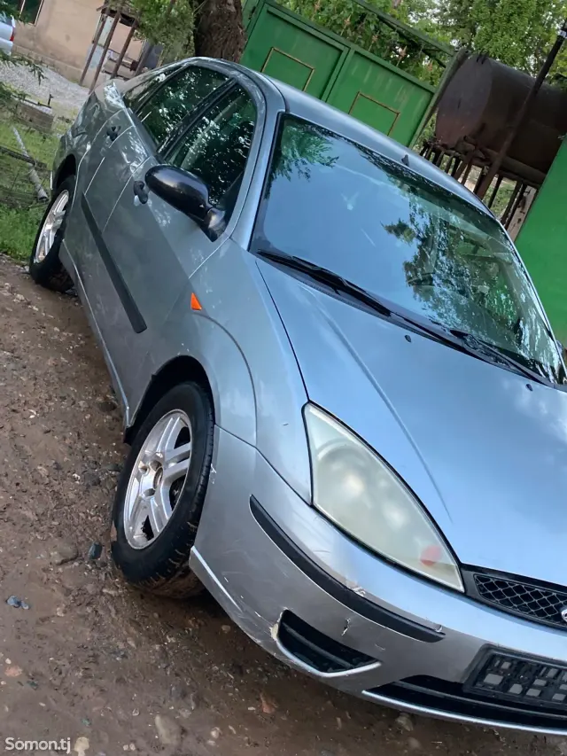 Ford Focus 2003 · MT