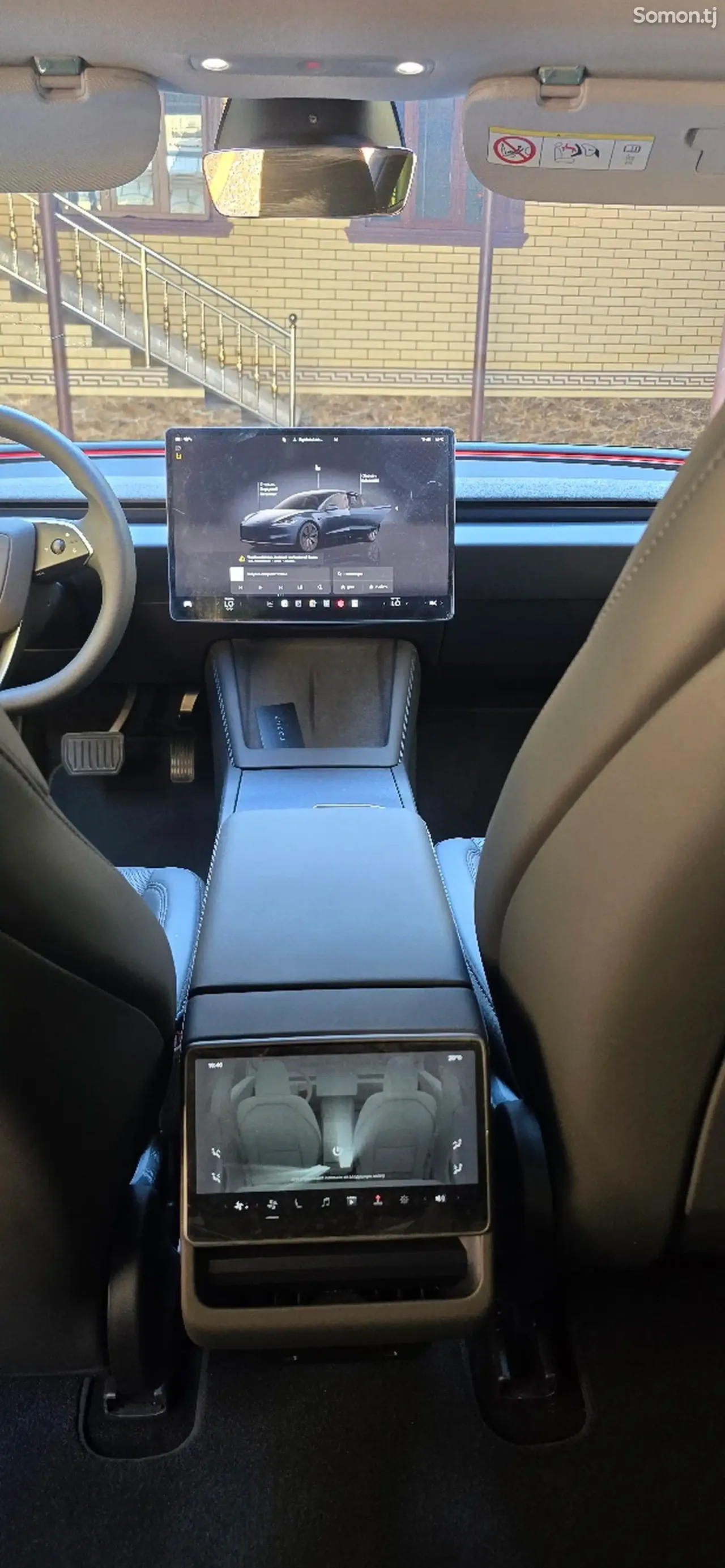 Tesla Model 3 2025 · AT