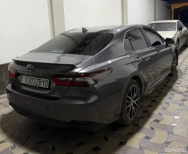 Toyota Camry 2021 · 2.5 AT