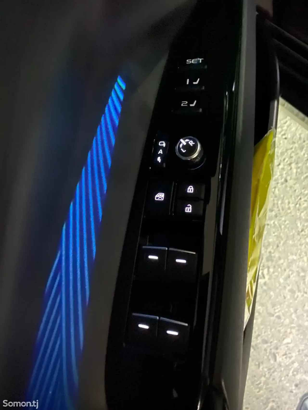 Toyota Camry 2026 · AT