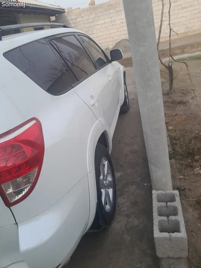 Toyota RAV 4 2008 · 2.4 AT