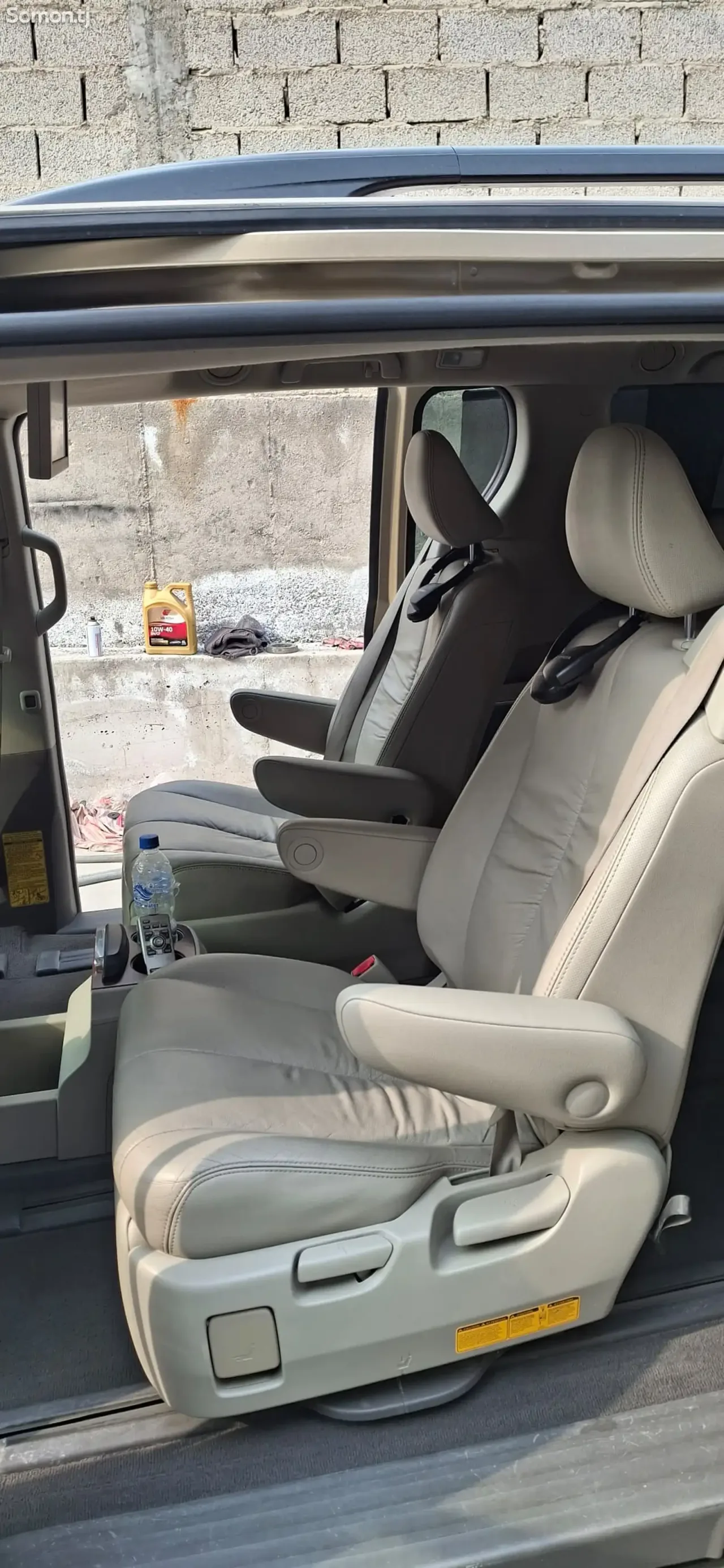 Toyota Sienna 2014 · 3.5 AT