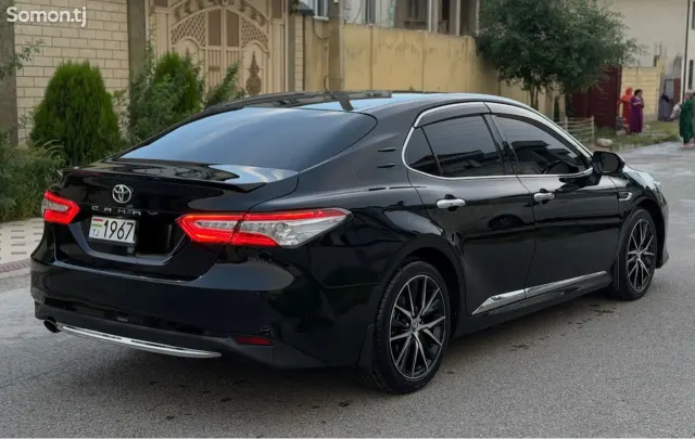 Toyota Camry 2018 · 2.5 AT