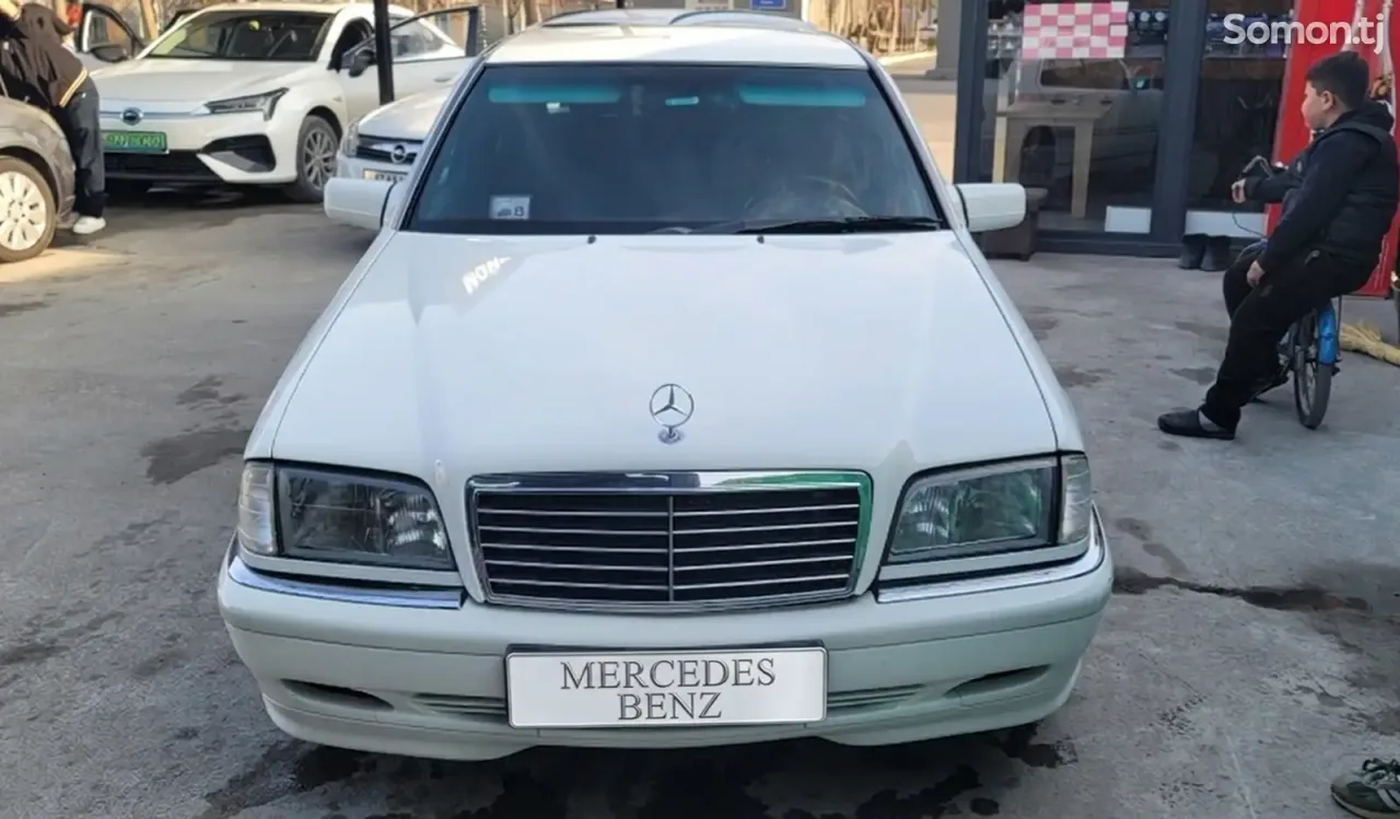 Mercedes-Benz C class 1997 · 2.0 AT