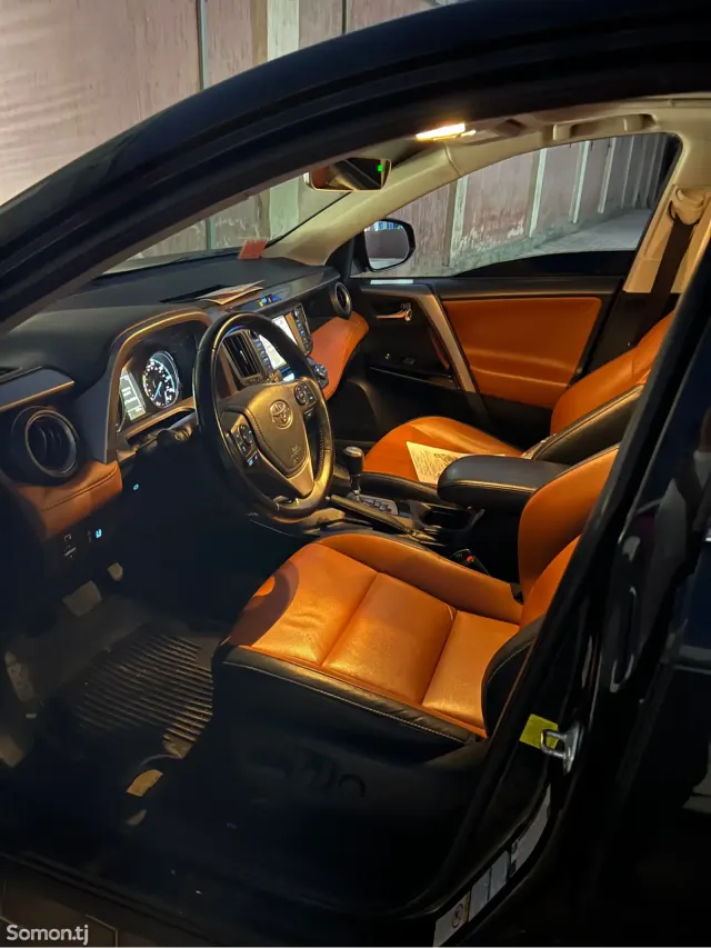Toyota RAV 4 2017 · 2.5 AT