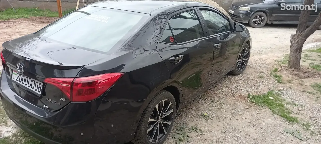 Toyota Corolla 2017 · 1.8 AT