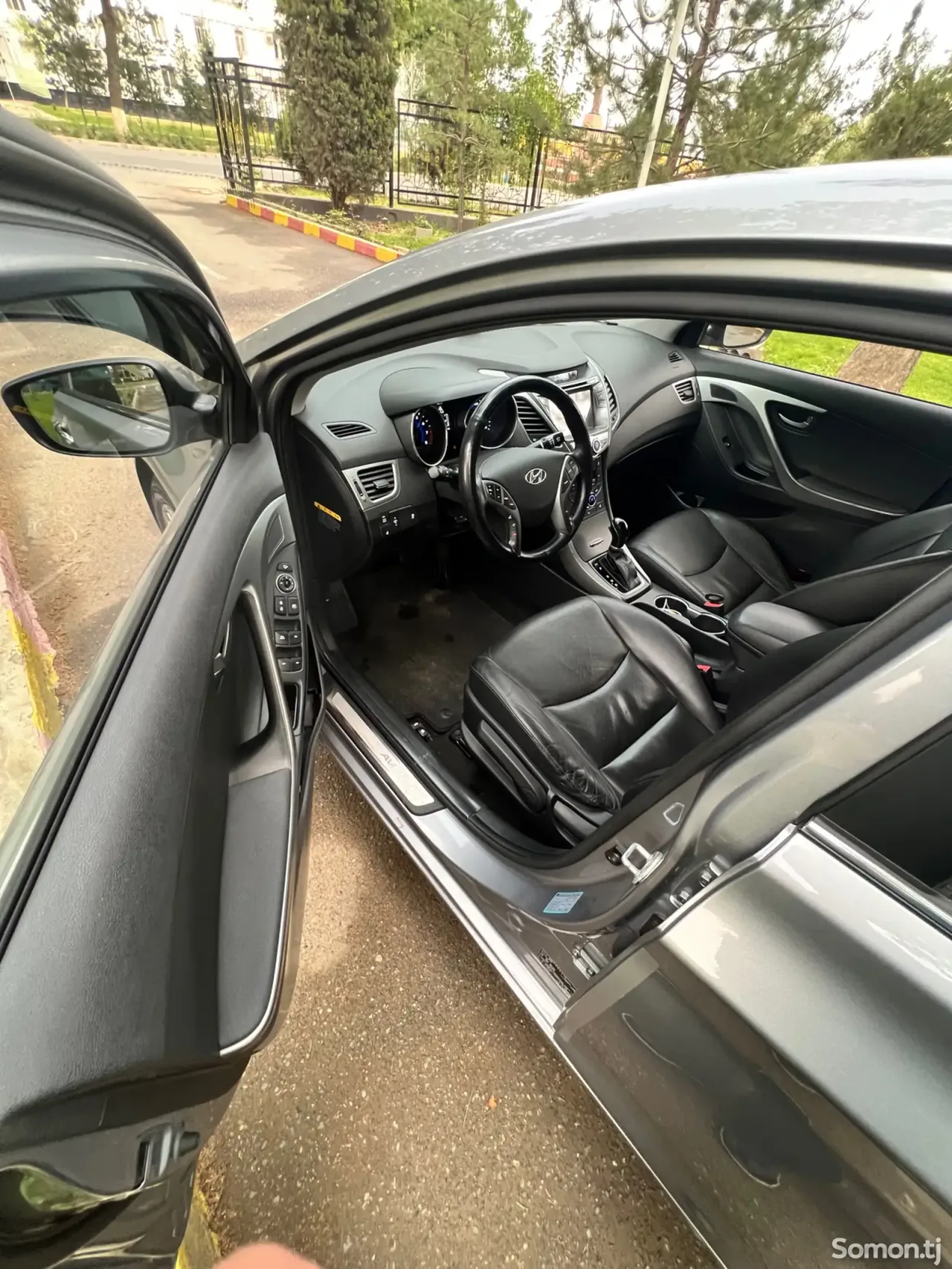 Hyundai Avante 2015 · 1.6 AT