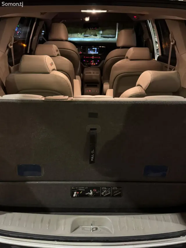 Kia Carnival 2019 · 2.2 AT