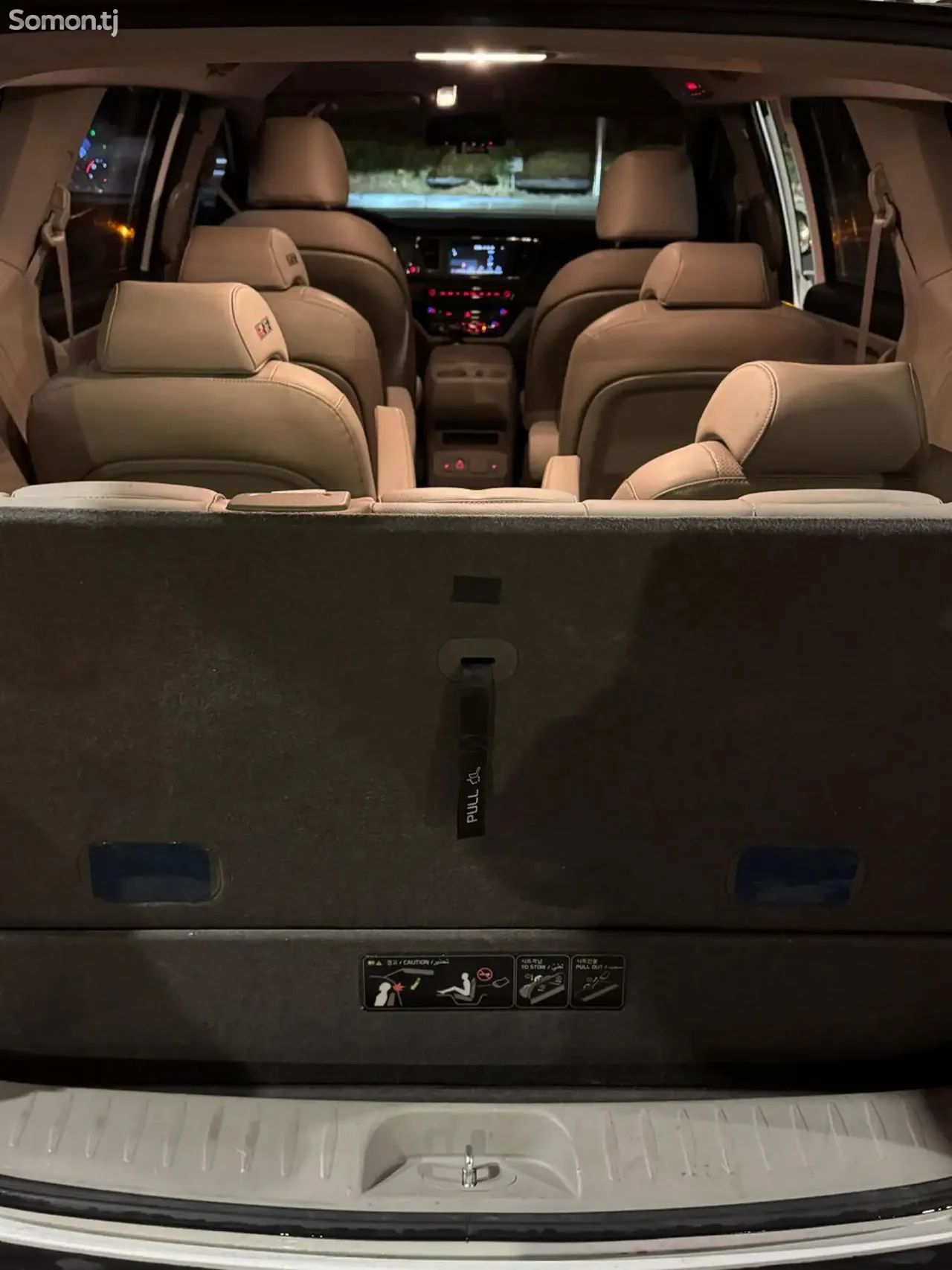 Kia Carnival 2019 · 2.2 AT