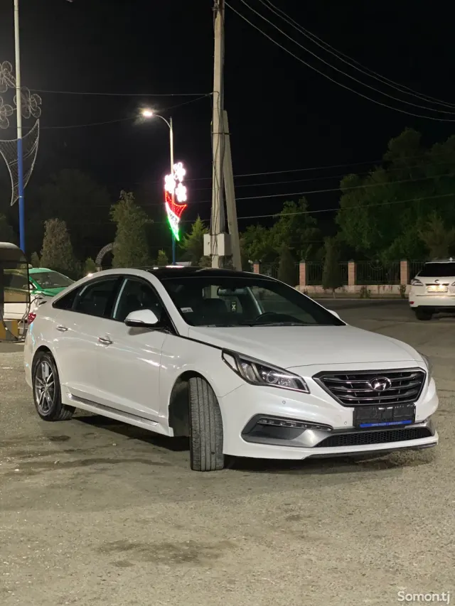 Hyundai Sonata 2015 · 2.0 AT