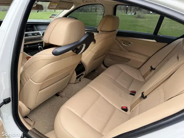 BMW 5 series 2015 · 2.0 AT