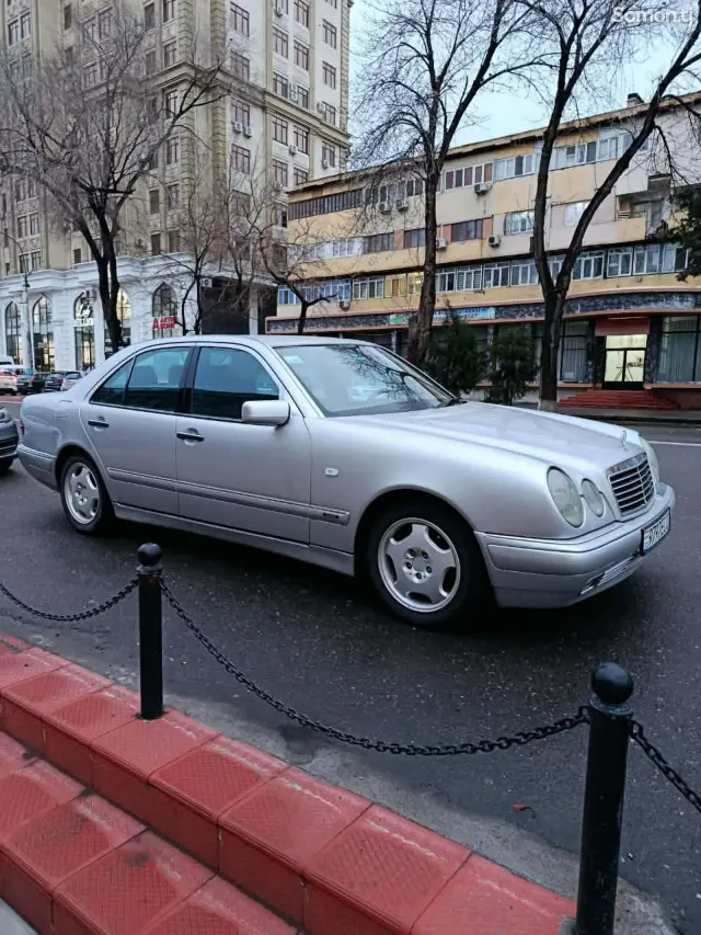 Mercedes-Benz E class 1999 · 2.0 MT