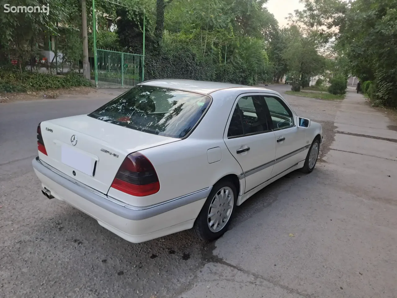 Mercedes-Benz C class 1999 · 2.4 AT