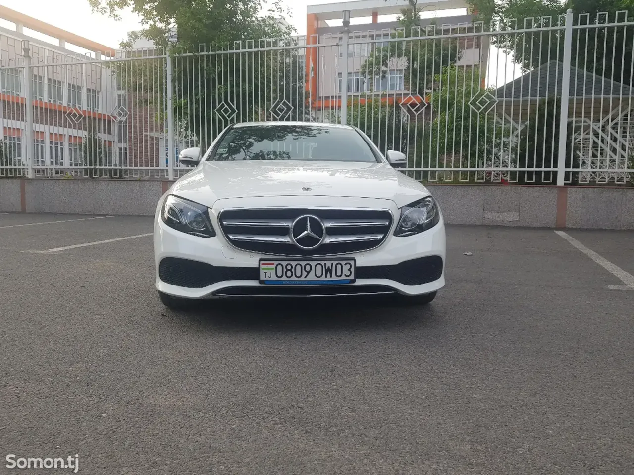 Mercedes-Benz E class 2018 · 2.2 AT
