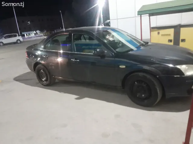 Ford Mondeo 2005 · 1.6 MT
