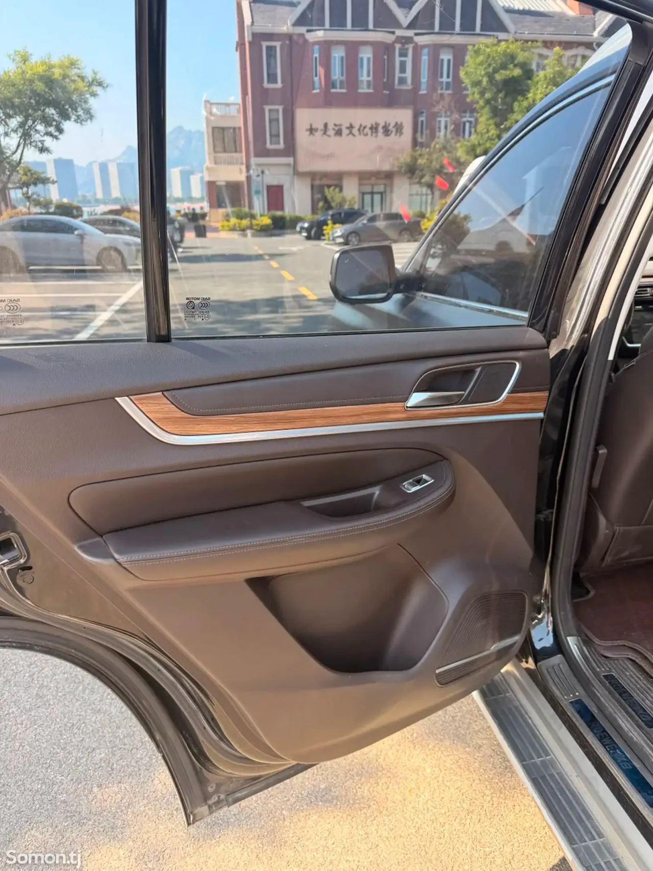 Roewe RX8 2018 · 2.0 AT