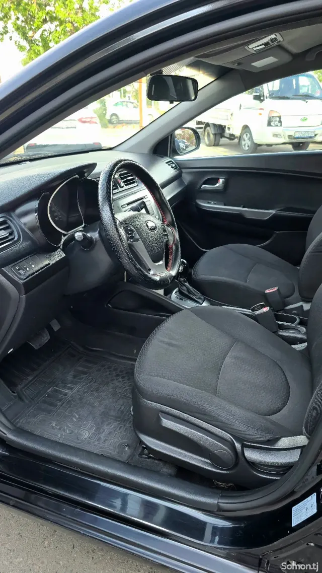 Kia Rio 2017 · 1.4 AT
