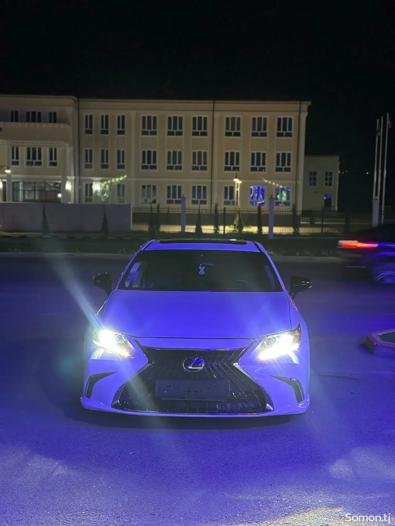Lexus ES series 2013 · 3.5 AT