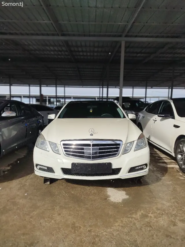 Mercedes-Benz E class 2011 · 2.0 AT
