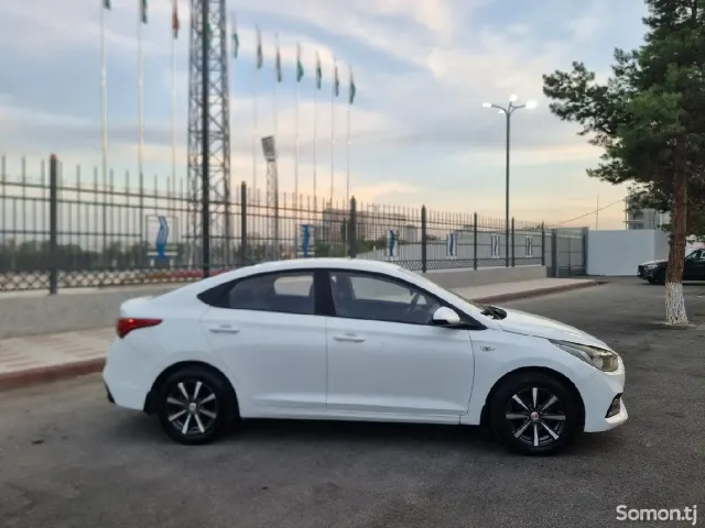 Hyundai Accent 2018 · 1.6 AT
