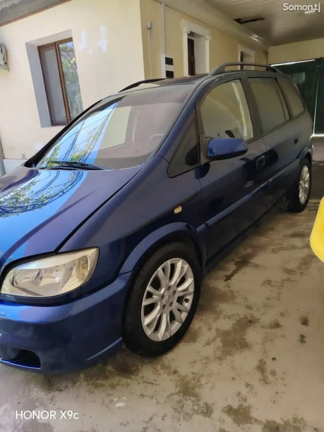 Opel Zafira 2005 · 1.8 MT