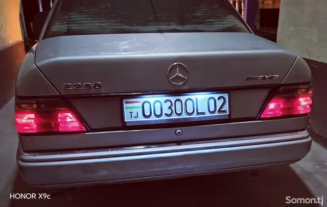 Mercedes-Benz W124 1992 · 2.5 MT