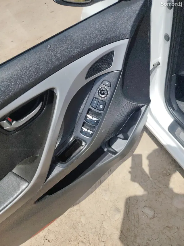 Hyundai Avante 2014 · 1.6 AT