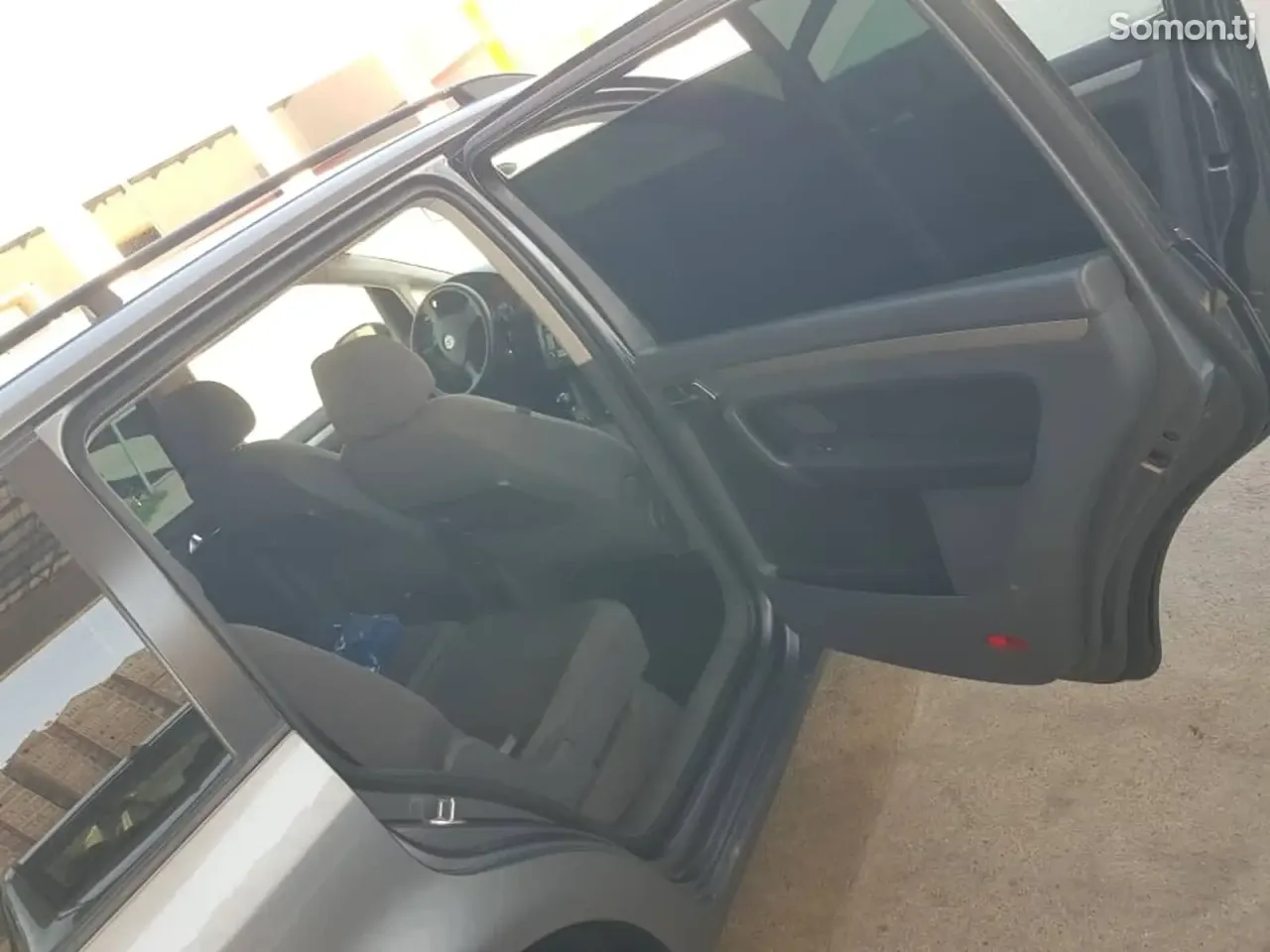Volkswagen Touran 2007 · 2.0 MT