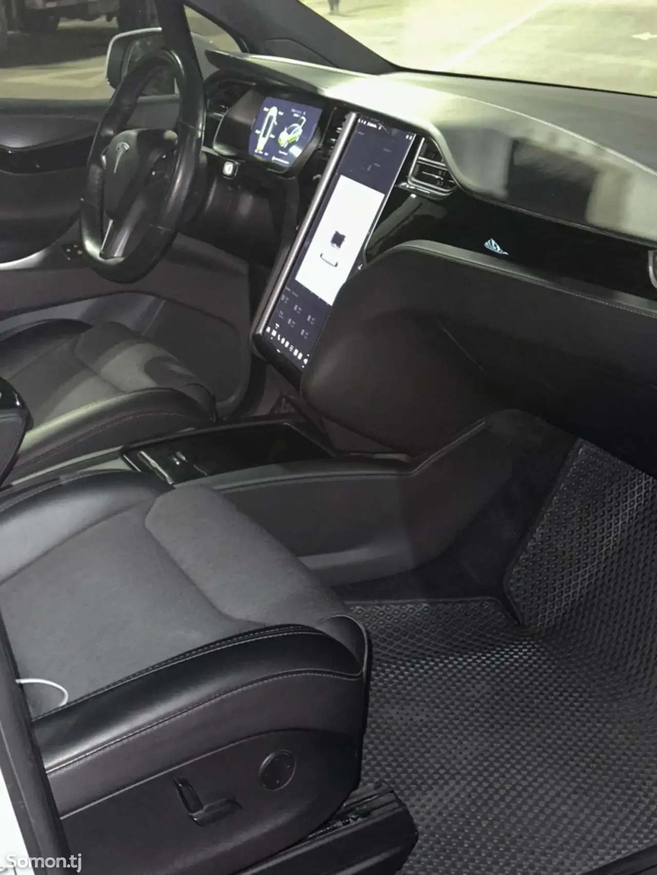 Tesla Model X 2019 · AT