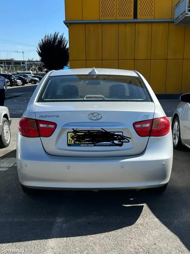 Hyundai Avante 2010 · 1.6 AT