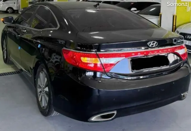 Hyundai Grandeur 2015 · 2.4 AT